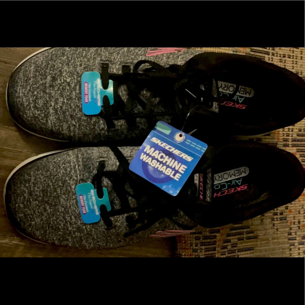 Sketchers air cooled memory foam, NWT
